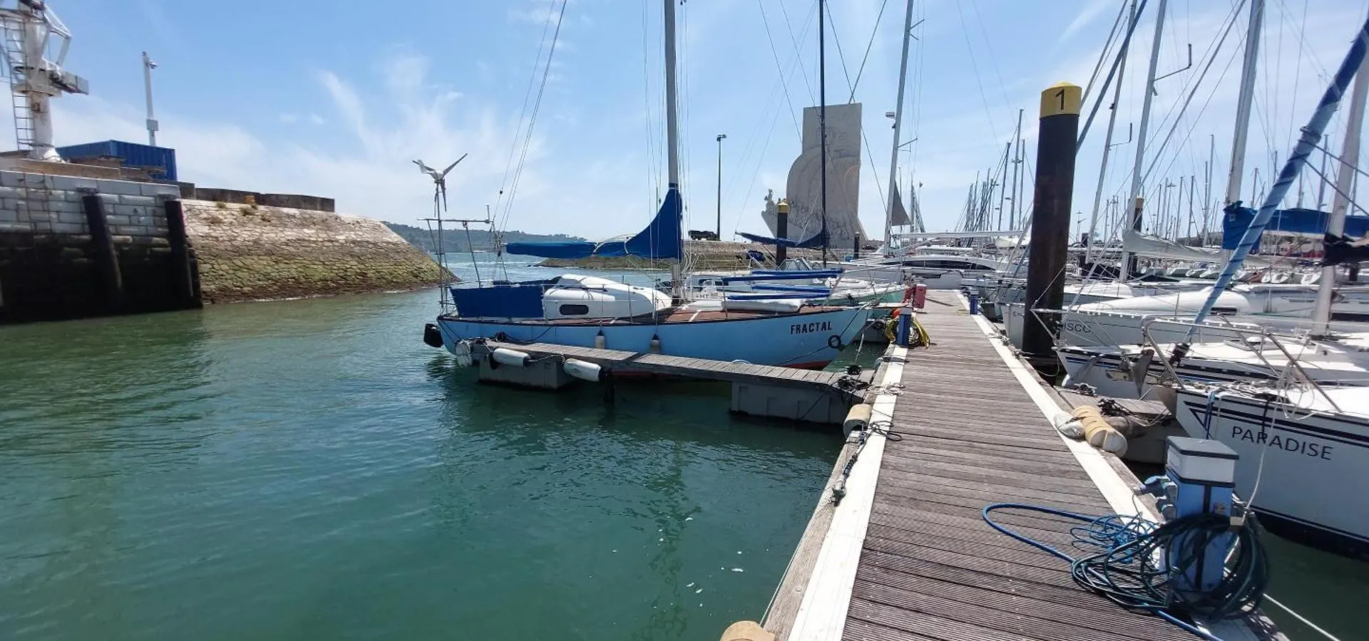 Hotel Fractal - Vintage Sailboat In Belem Lizbona