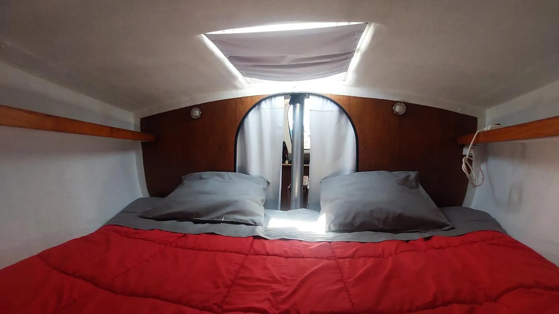 Hotel Fractal - Vintage Sailboat In Belem Lizbona 0*,